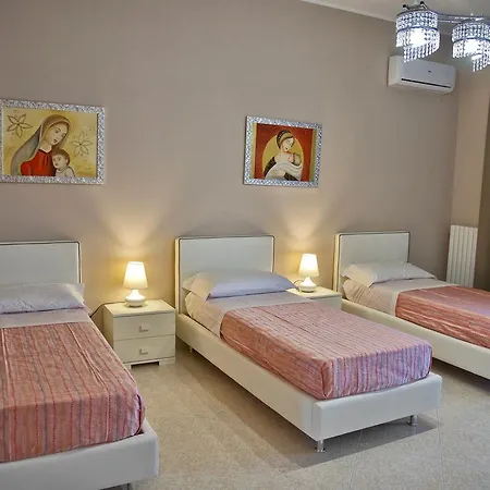 Quadrifoglio Bed and Breakfast Άντρια